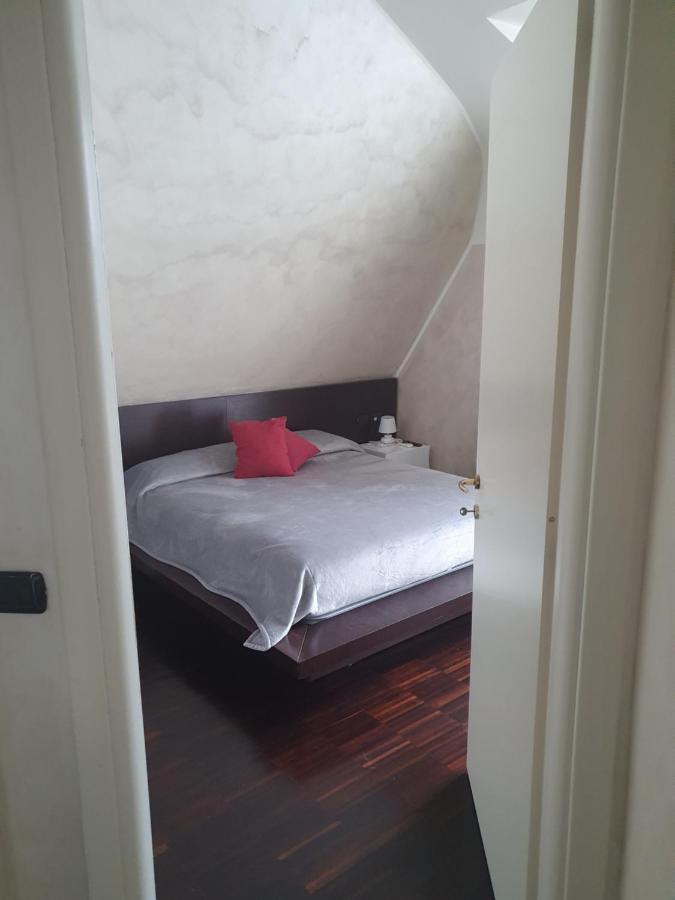 Milano Malpensa Grandi Mansarda Attico Apartment Gallarate Exterior foto
