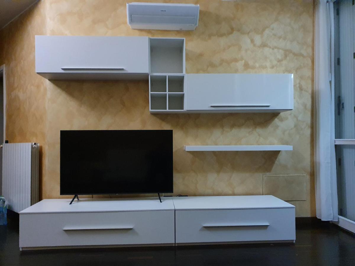 Milano Malpensa Grandi Mansarda Attico Apartment Gallarate Exterior foto
