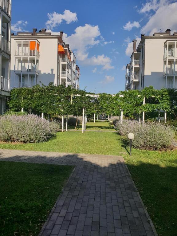 Milano Malpensa Grandi Mansarda Attico Apartment Gallarate Exterior foto
