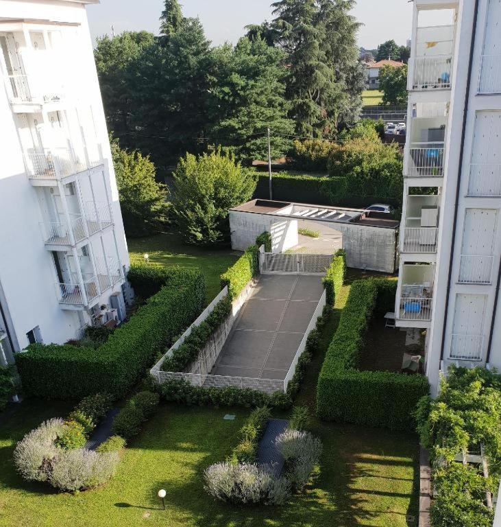 Milano Malpensa Grandi Mansarda Attico Apartment Gallarate Exterior foto